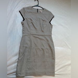 H&M Houndstooth Cap Sleeve Dress
